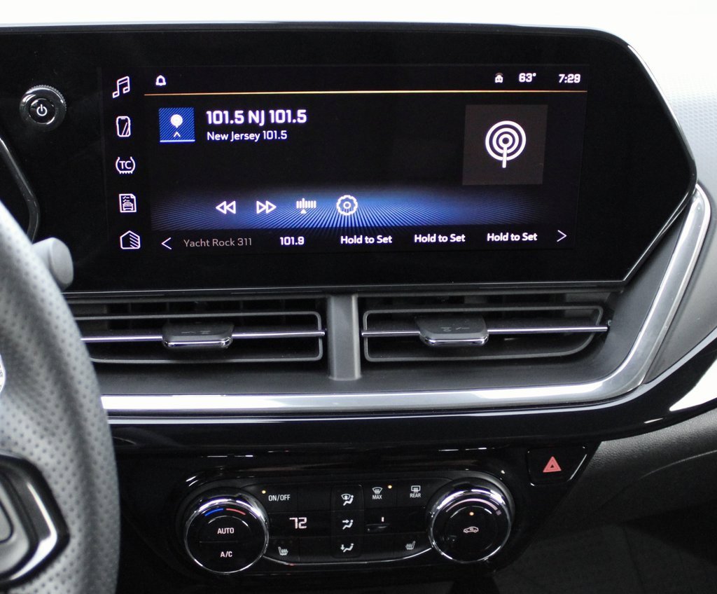 Used 2024 Chevrolet Trax RS w/ Driver Confidence Package image 35
