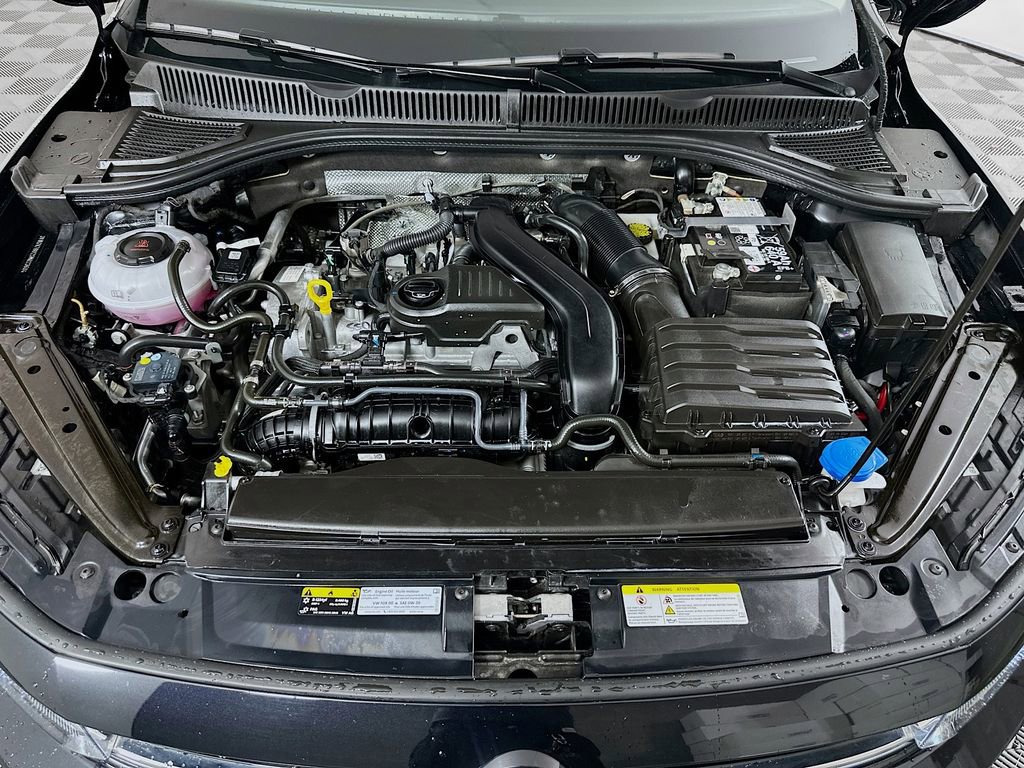 Used 2025 Volkswagen Jetta SEL FWD image 32