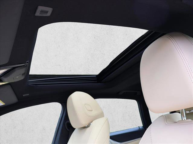 Used 2023 BMW i4 eDrive35 image 21