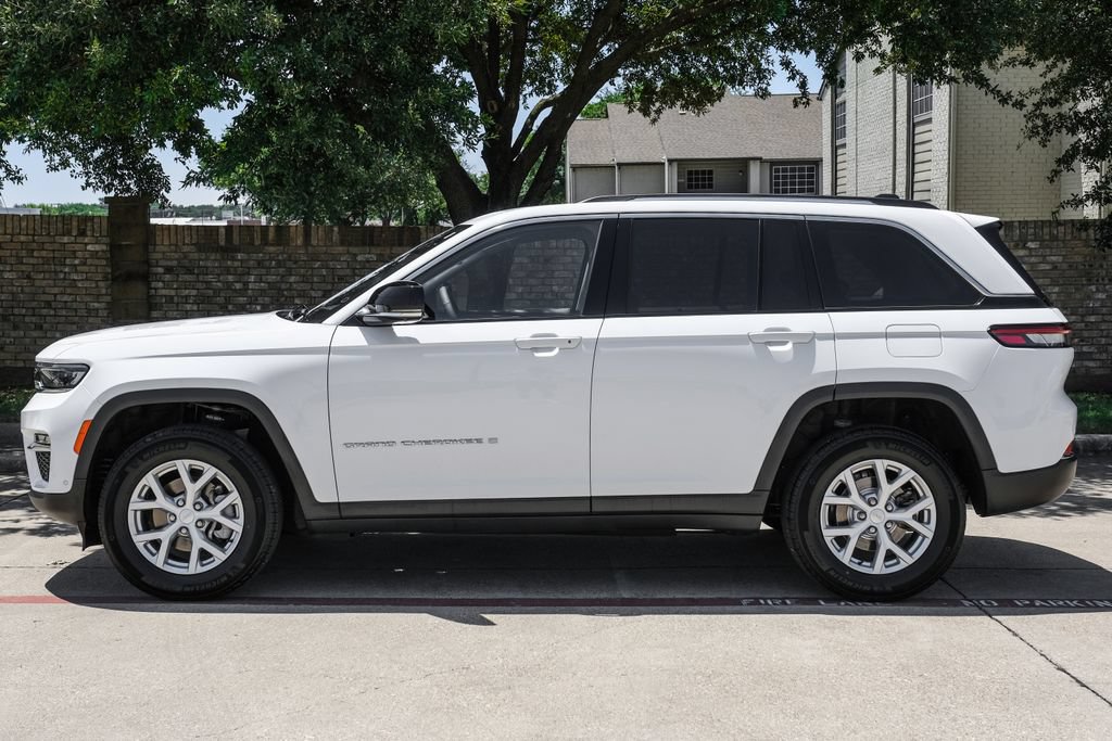 Used 2023 Jeep Grand Cherokee Limited w/ Luxury Tech Group II AWD/4WD image 20