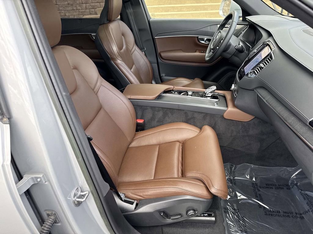Used 2023 Volvo XC90 T8 Ultimate w/ Protection Package Premier image 7
