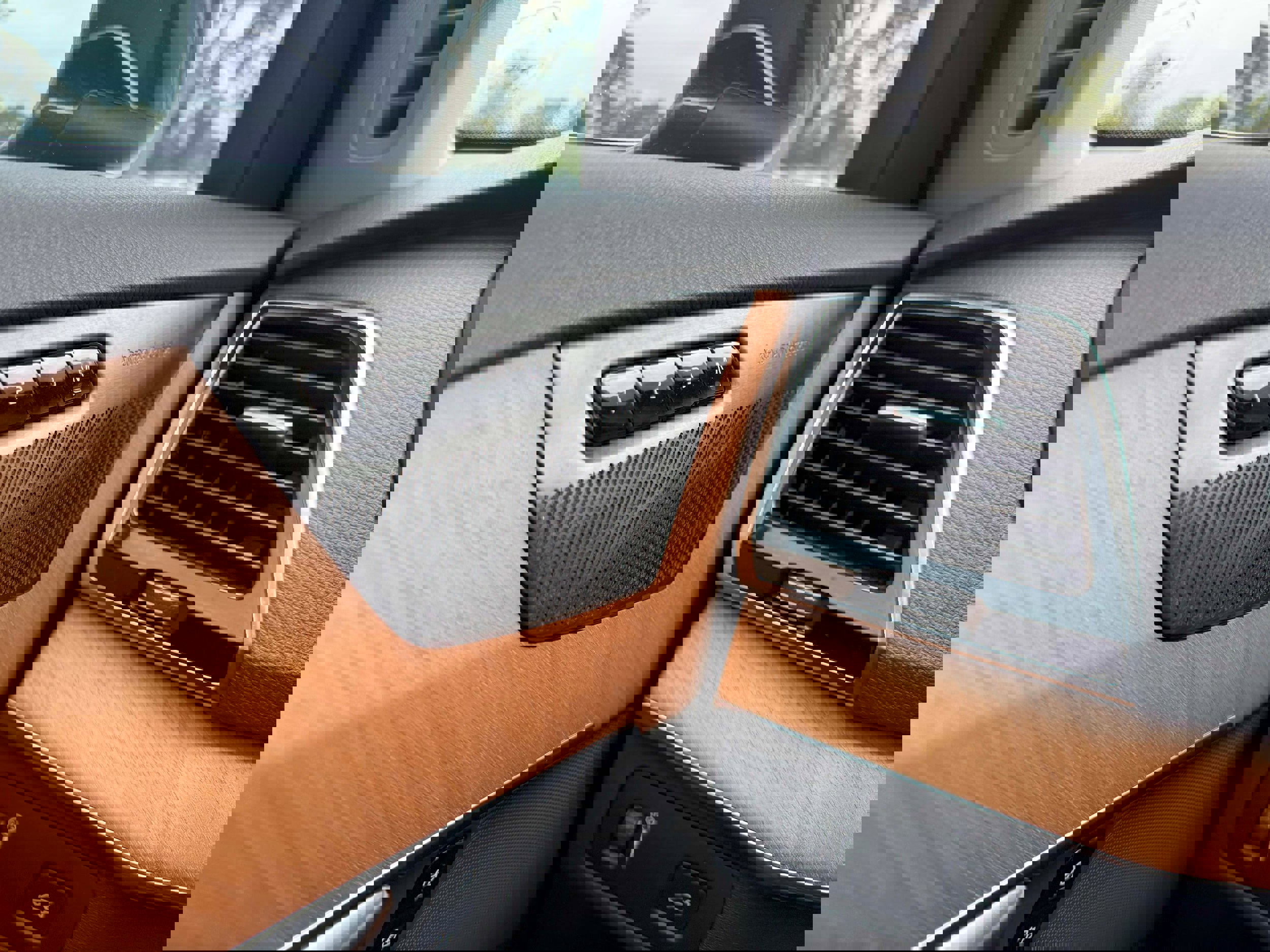 Used 2022 Volvo XC90 T6 Momentum image 18