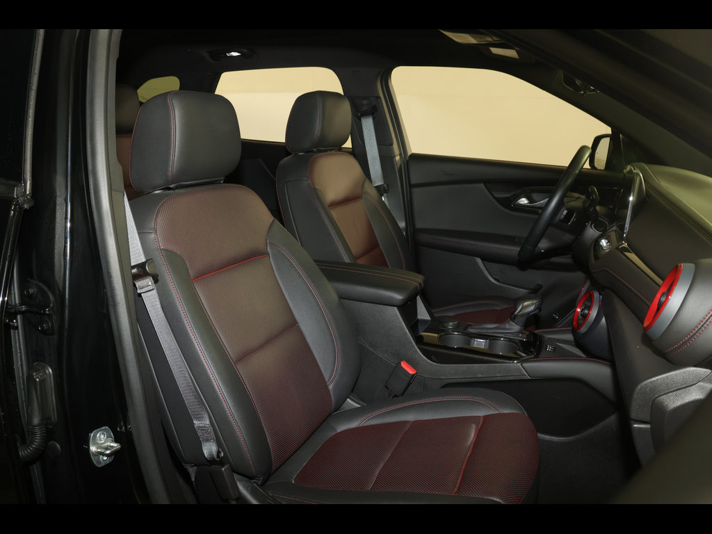 Used 2023 Chevrolet Blazer RS w/ Driver Confidence II Package FWD image 32