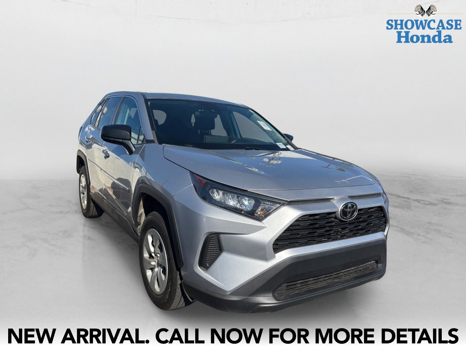 Used 2022 Toyota RAV4 LE w/ Carpet Mat Package (TMS) image 6
