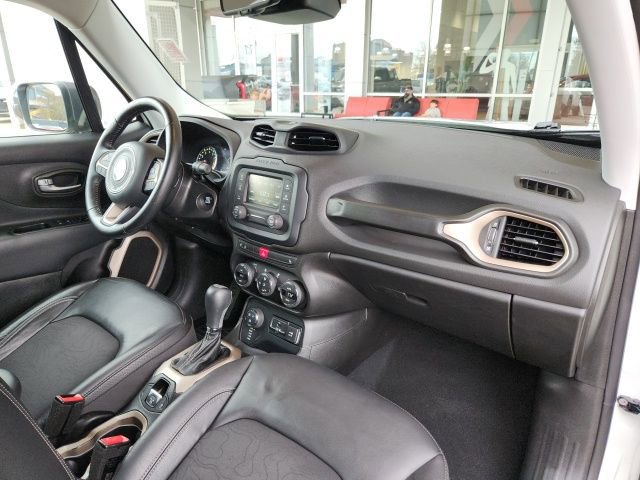 Used 2017 Jeep Renegade Trailhawk image 28