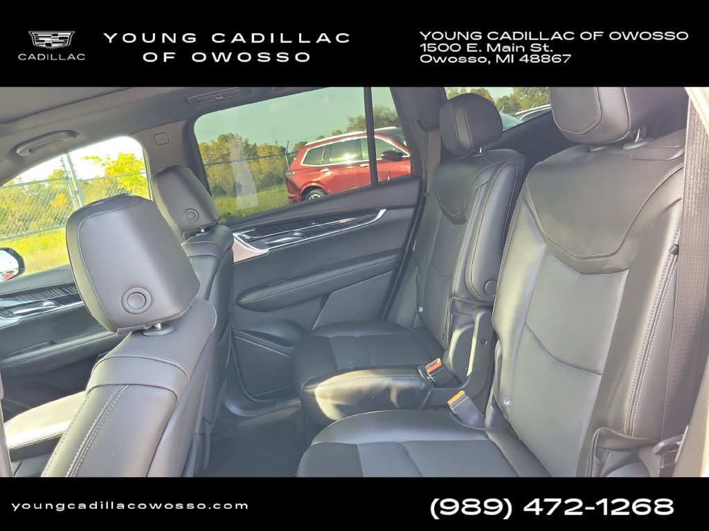Used 2025 Cadillac XT6 Premium Luxury w/ LPO, Floor Liner Package AWD/4WD image 31