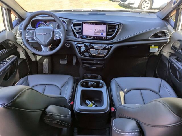 New 2026 Chrysler Pacifica Select FWD image 16