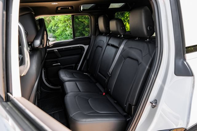 New 2026 Land Rover Defender 110 X-Dynamic SE AWD/4WD image 50