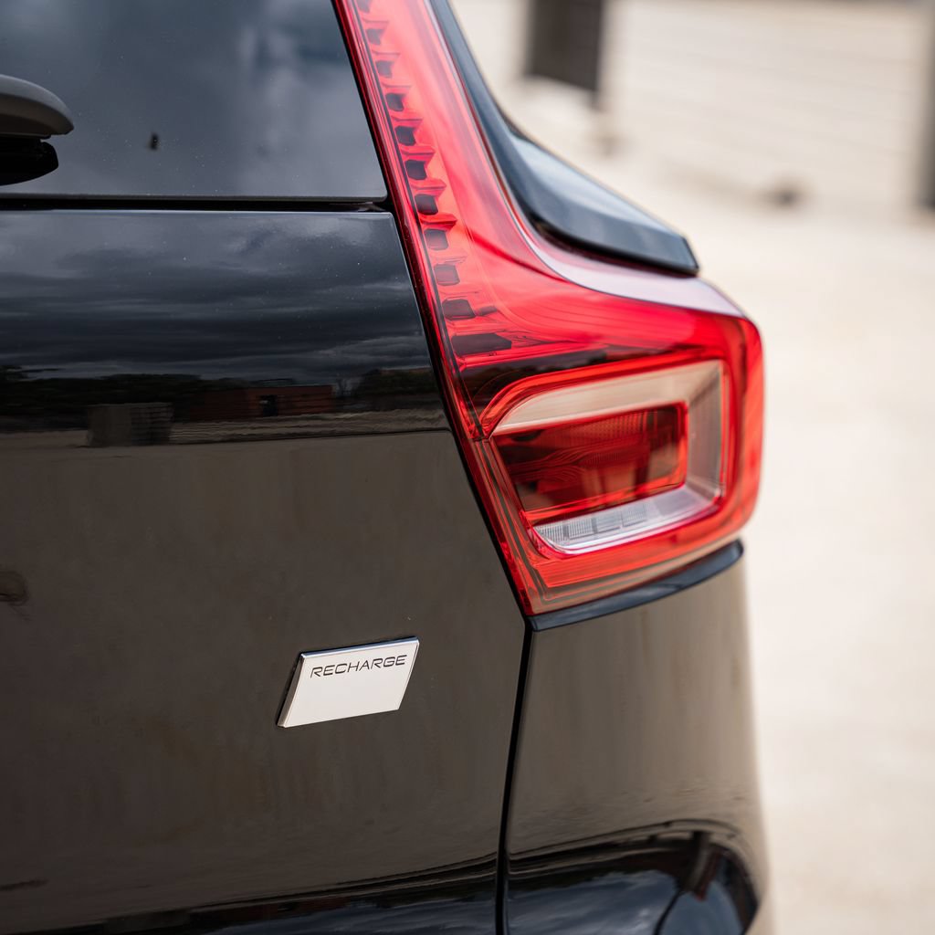 Certified 2024 Volvo XC40 Recharge Core RWD image 5