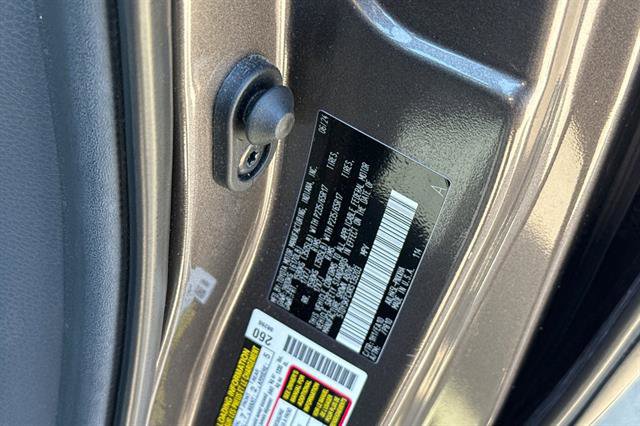 Used 2024 Toyota Sienna XLE AWD/4WD image 32