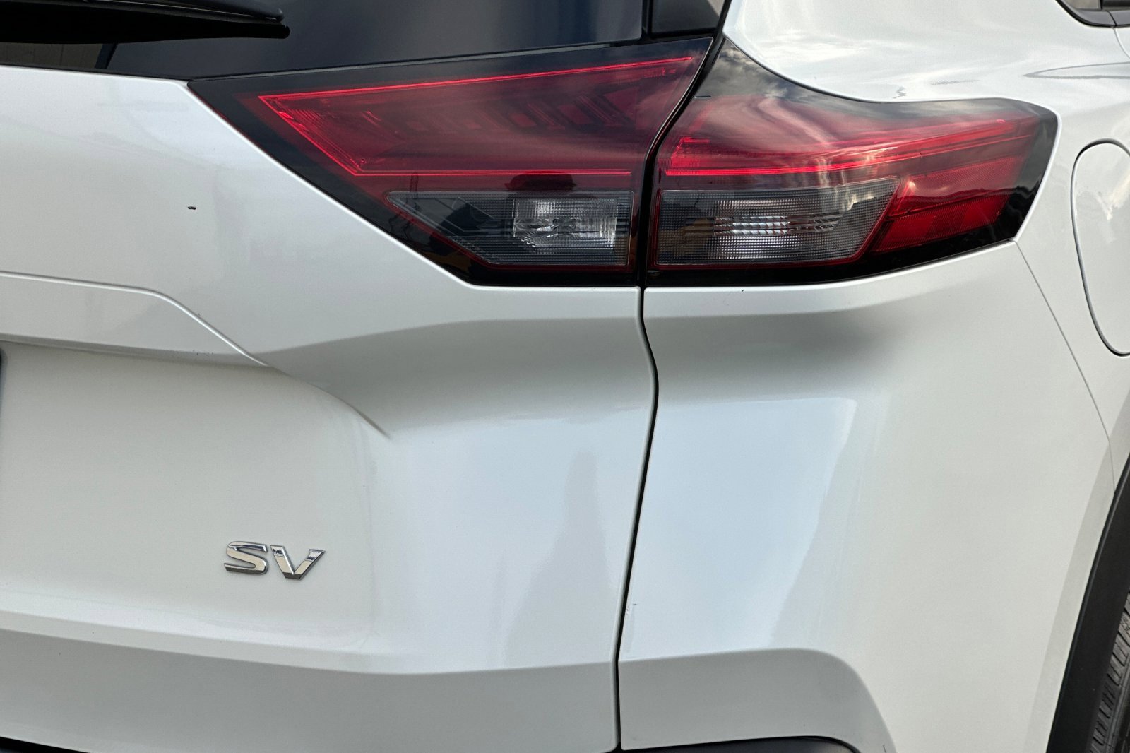 Used 2022 Nissan Rogue SV image 37