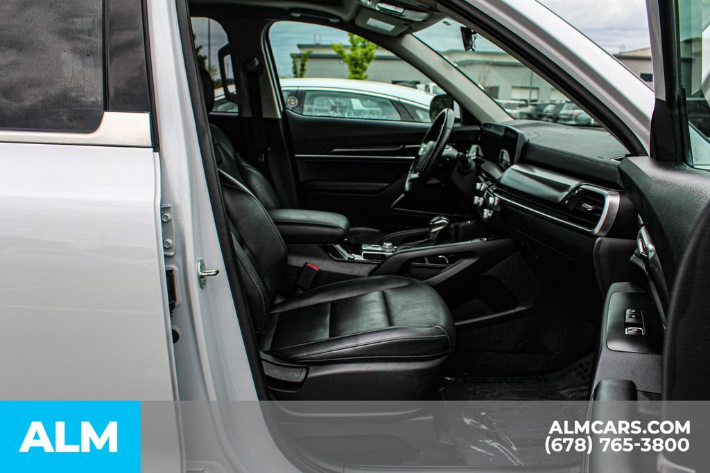Used 2025 Kia Telluride S FWD image 23