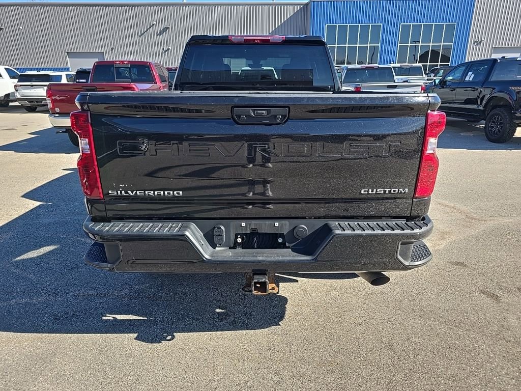 Used 2023 Chevrolet Silverado 2500 Custom w/ Custom Value Package AWD/4WD image 4