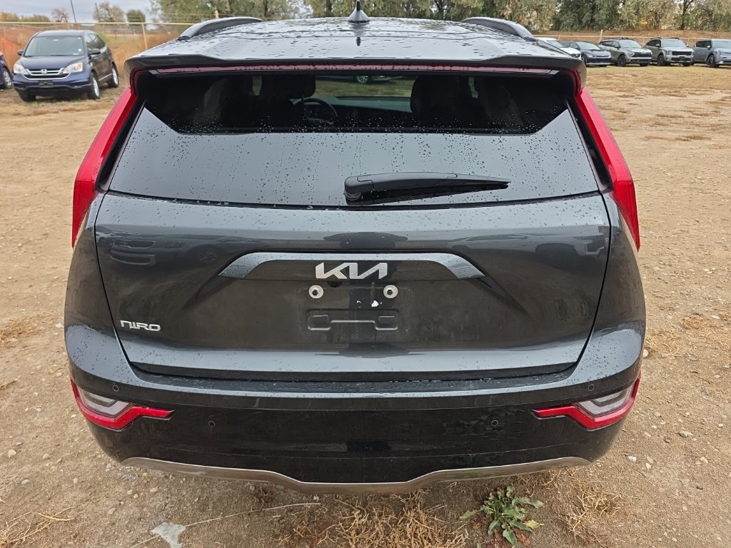 Certified 2025 Kia Niro Wave w/ Wave Preserve Package FWD image 4