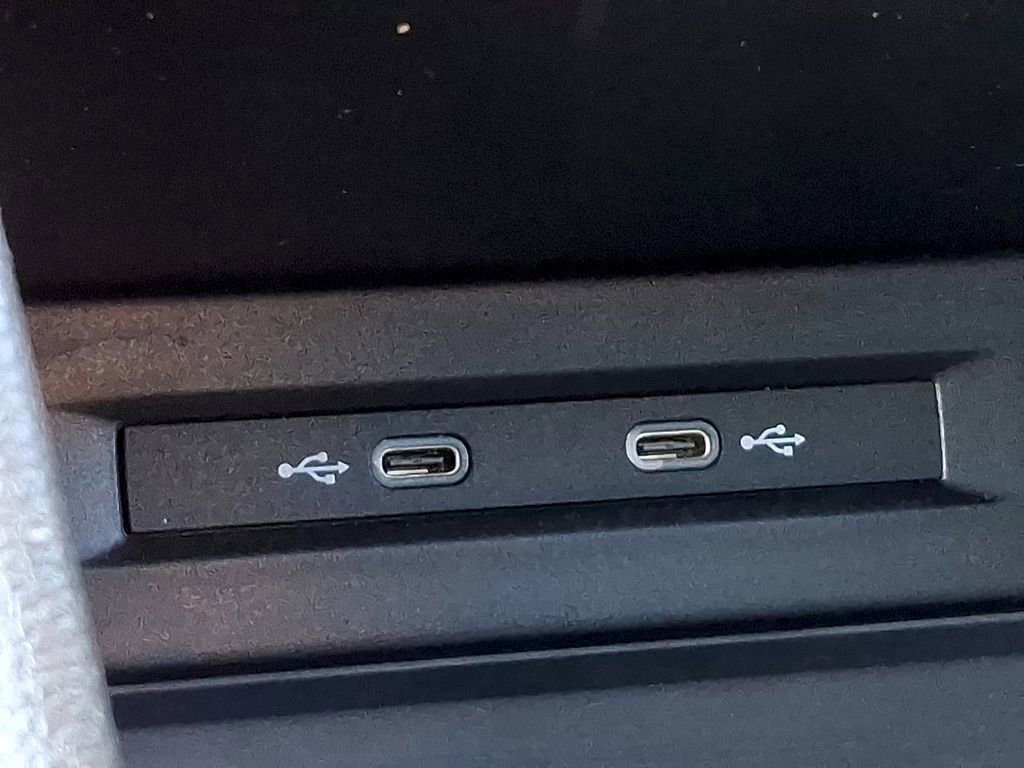 Used 2021 Volkswagen Tiguan SE R-Line image 24