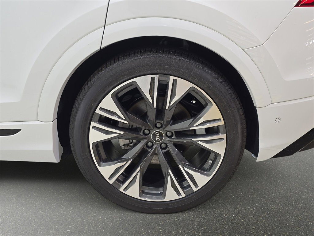 New 2025 Audi Q8 Premium Plus image 33