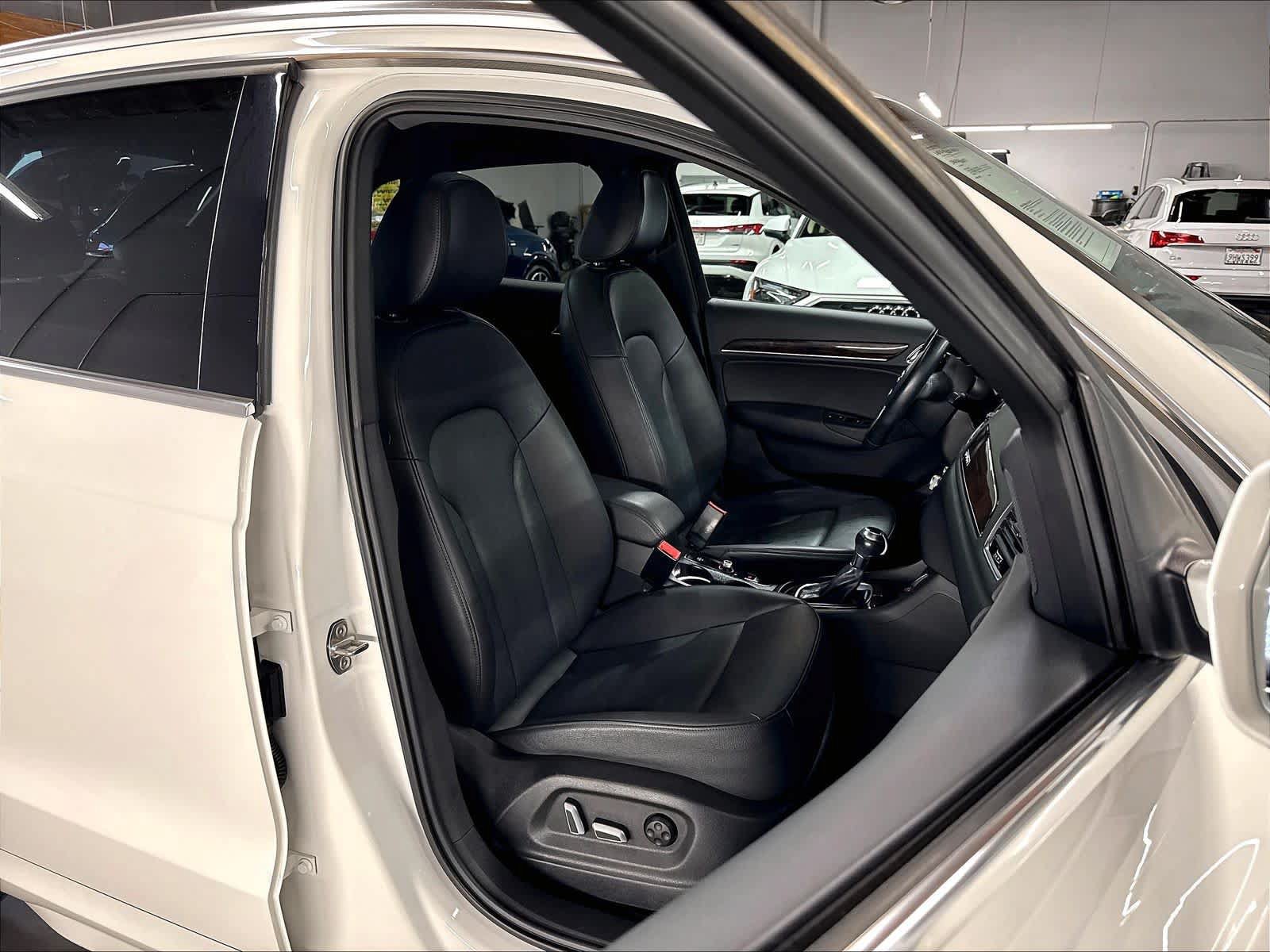 Used 2017 Audi Q3 2.0T Premium Plus w/ Premium Plus Package AWD/4WD image 10