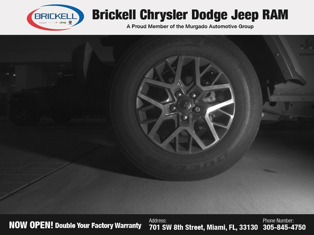 Used 2024 Jeep Wrangler Unlimited Sahara AWD/4WD image 28