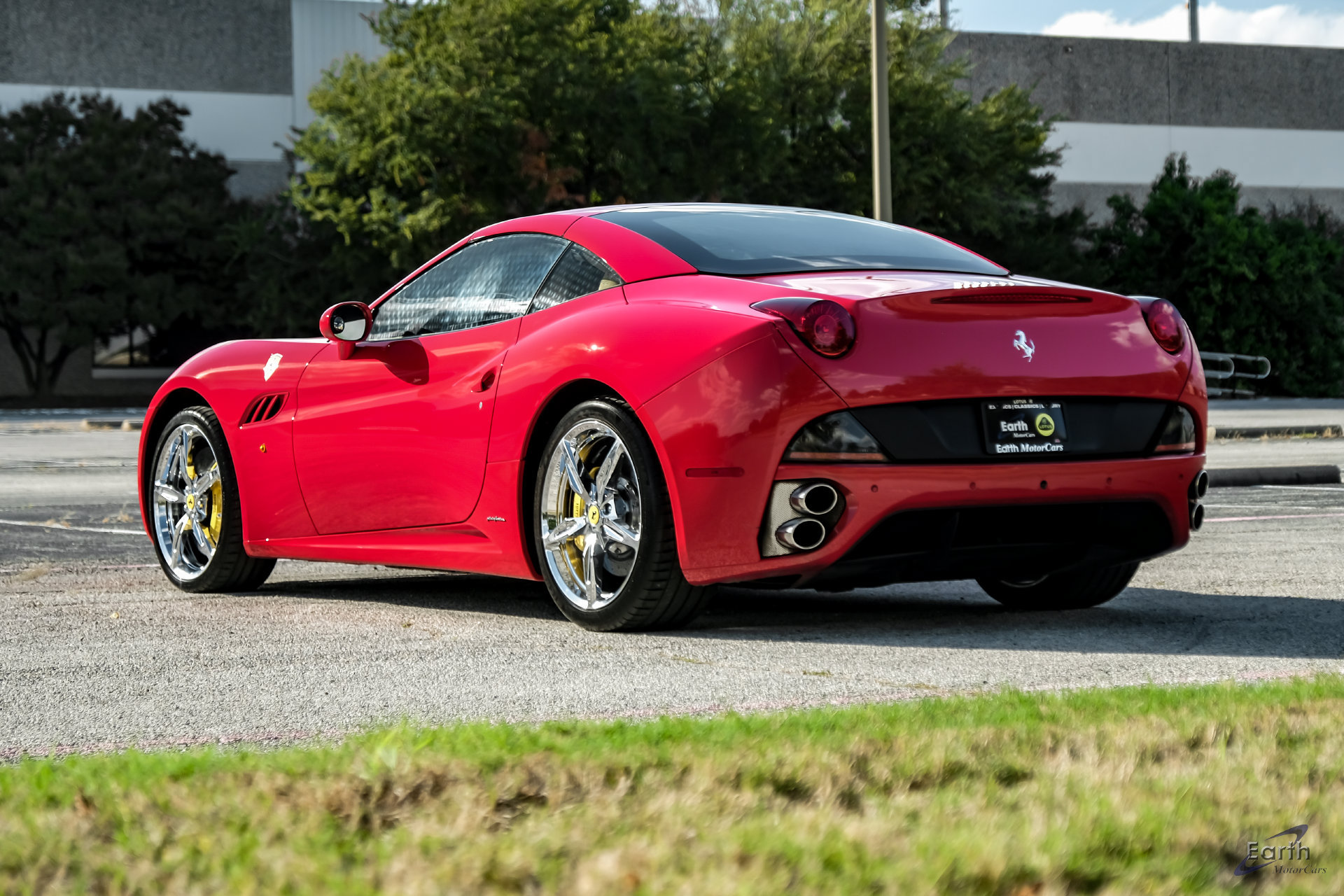 Used 2014 Ferrari California RWD image 12