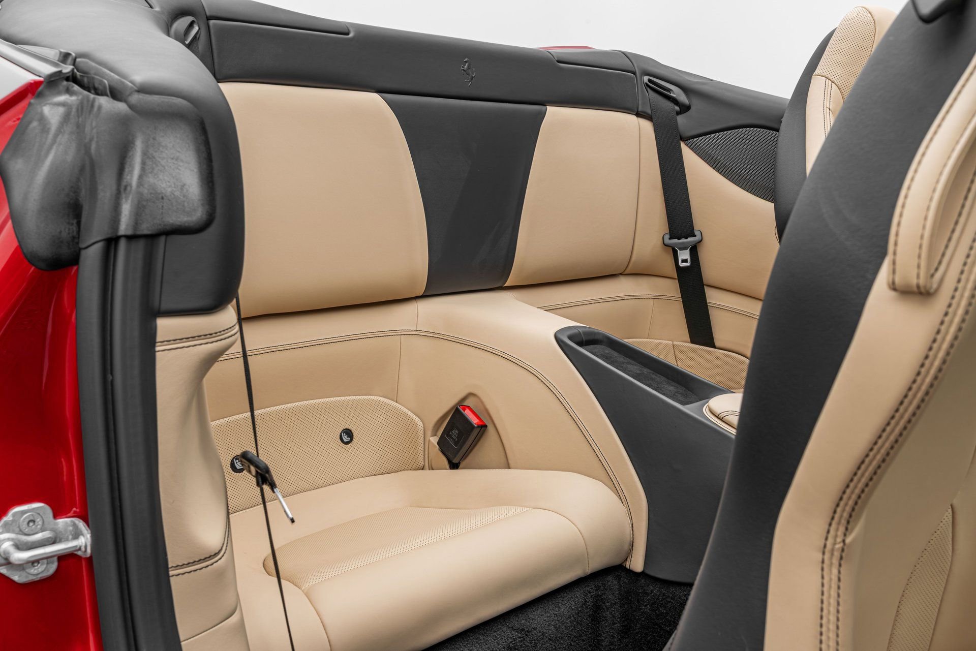Certified 2020 Ferrari Portofino RWD image 40