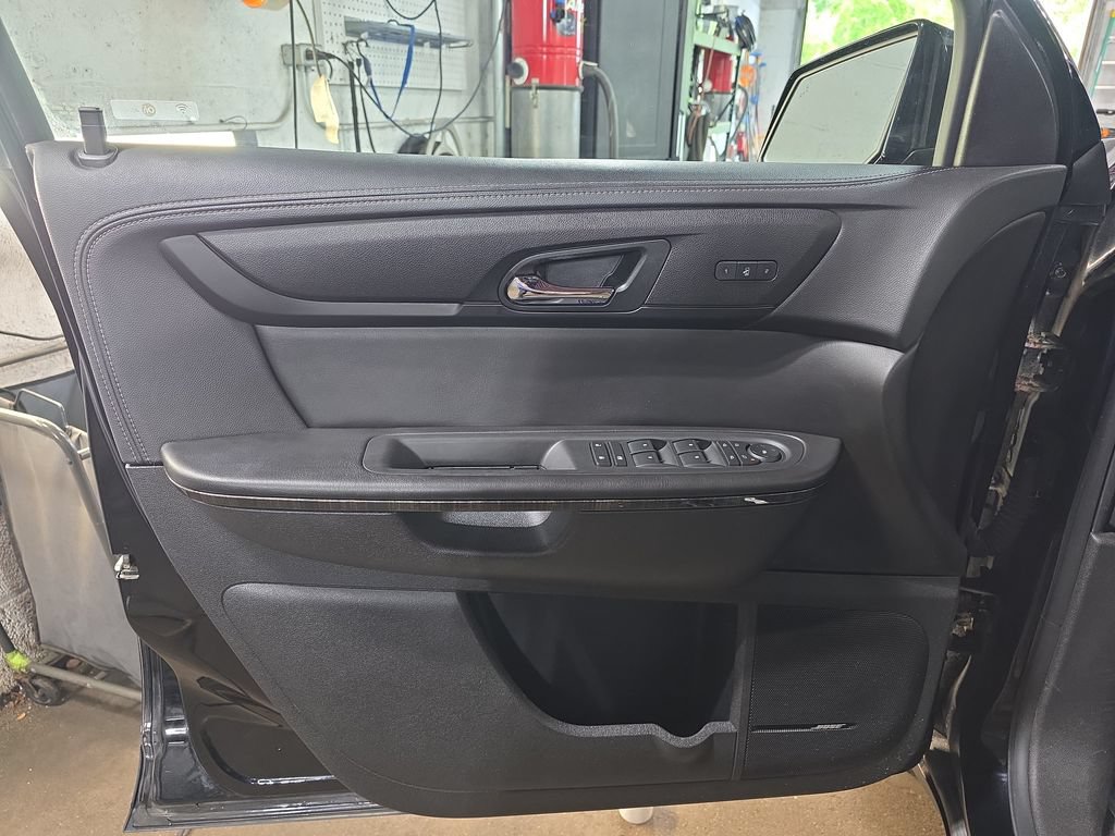 Used 2017 GMC Acadia Limited SLT AWD/4WD image 29