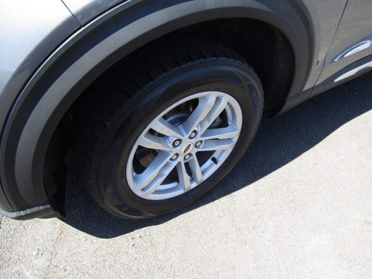 Used 2022 Ford Explorer XLT AWD/4WD image 32