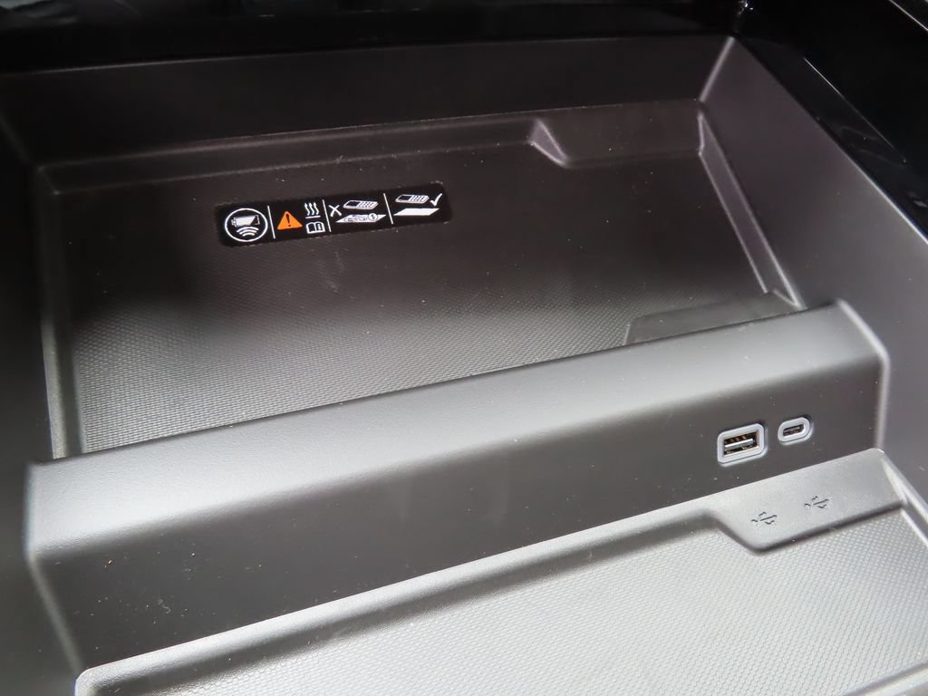New 2026 Chevrolet Suburban High Country AWD/4WD image 12