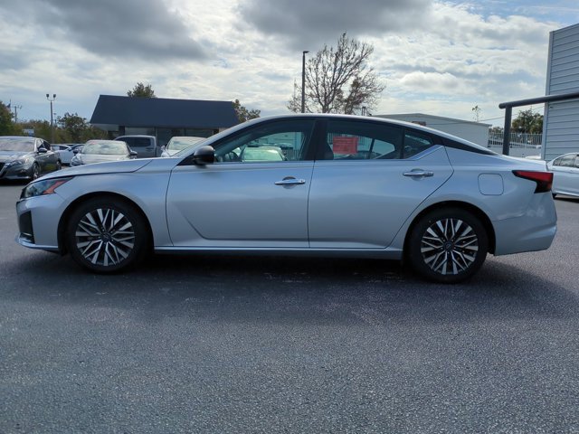 Used 2024 Nissan Altima 2.5 SV image 8