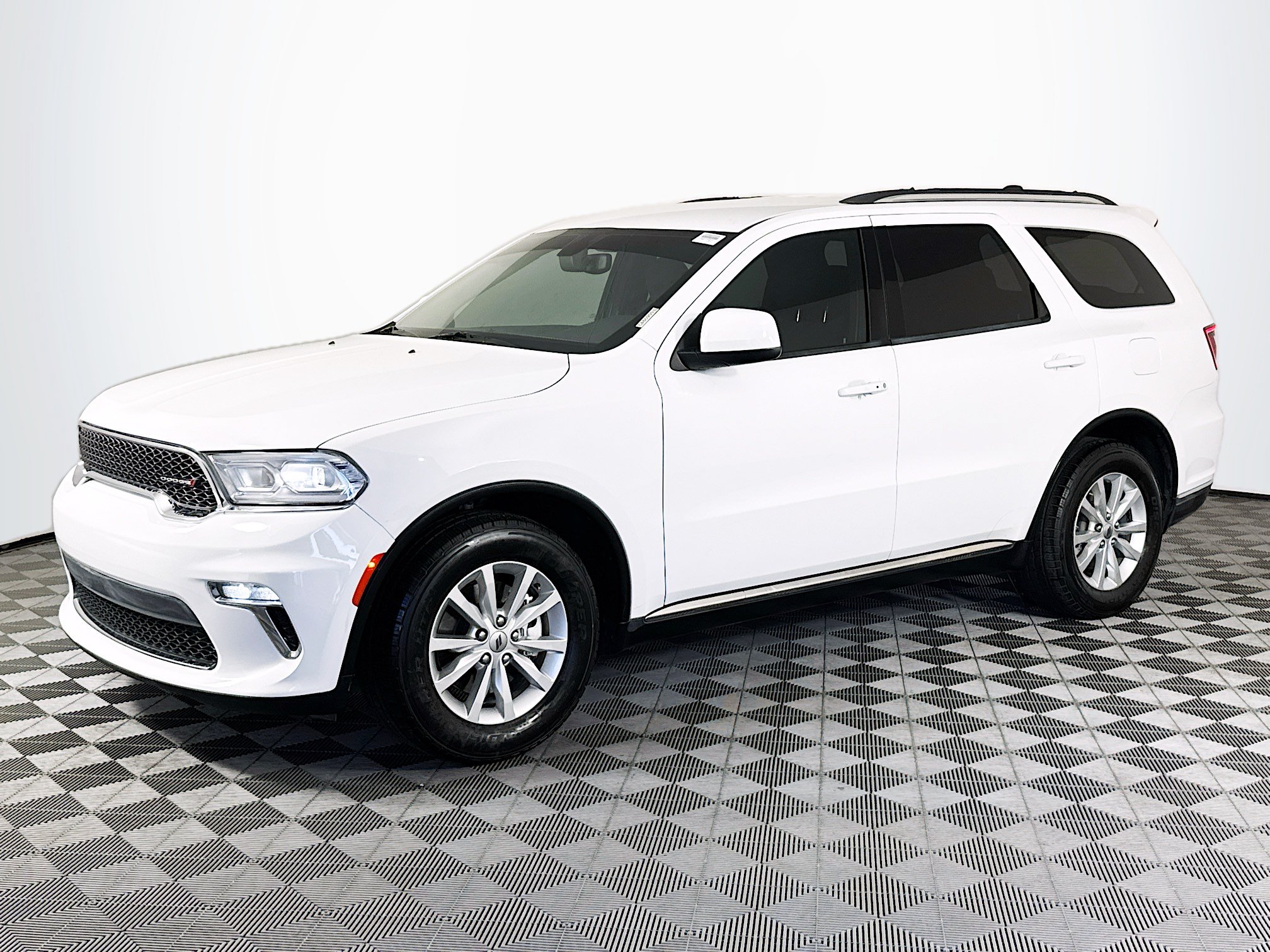 Used 2021 Dodge Durango SXT RWD image 4