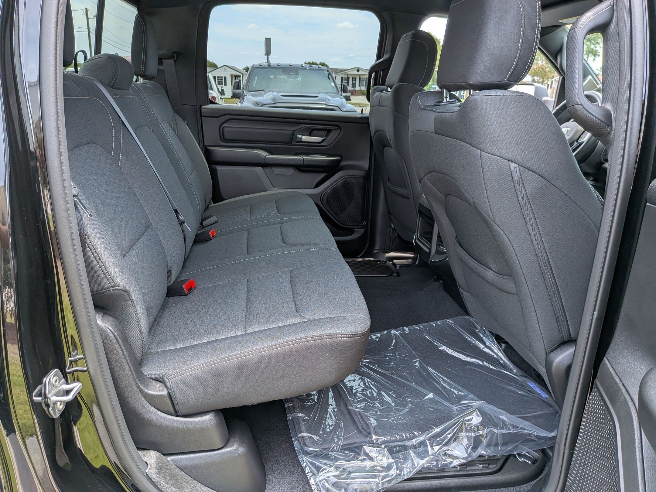 New 2026 RAM 1500 Express AWD/4WD image 19