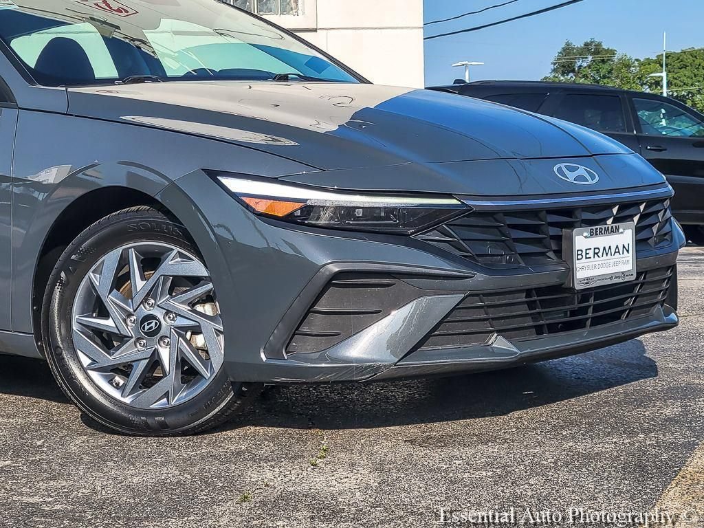 Used 2024 Hyundai Elantra SEL FWD image 4
