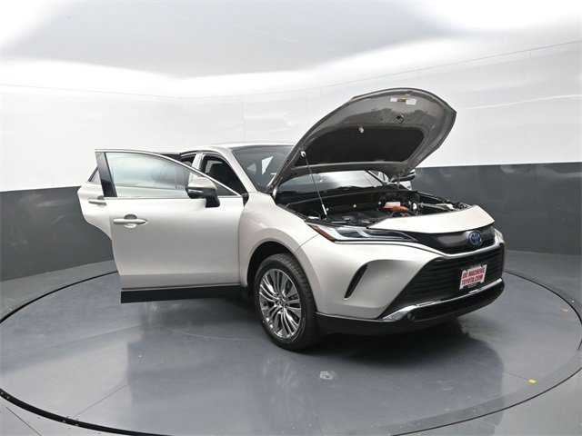 Used 2023 Toyota Venza Limited image 35