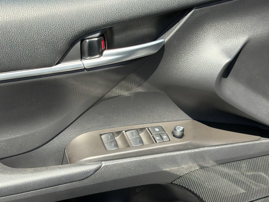 Used 2024 Toyota Camry SE FWD image 16
