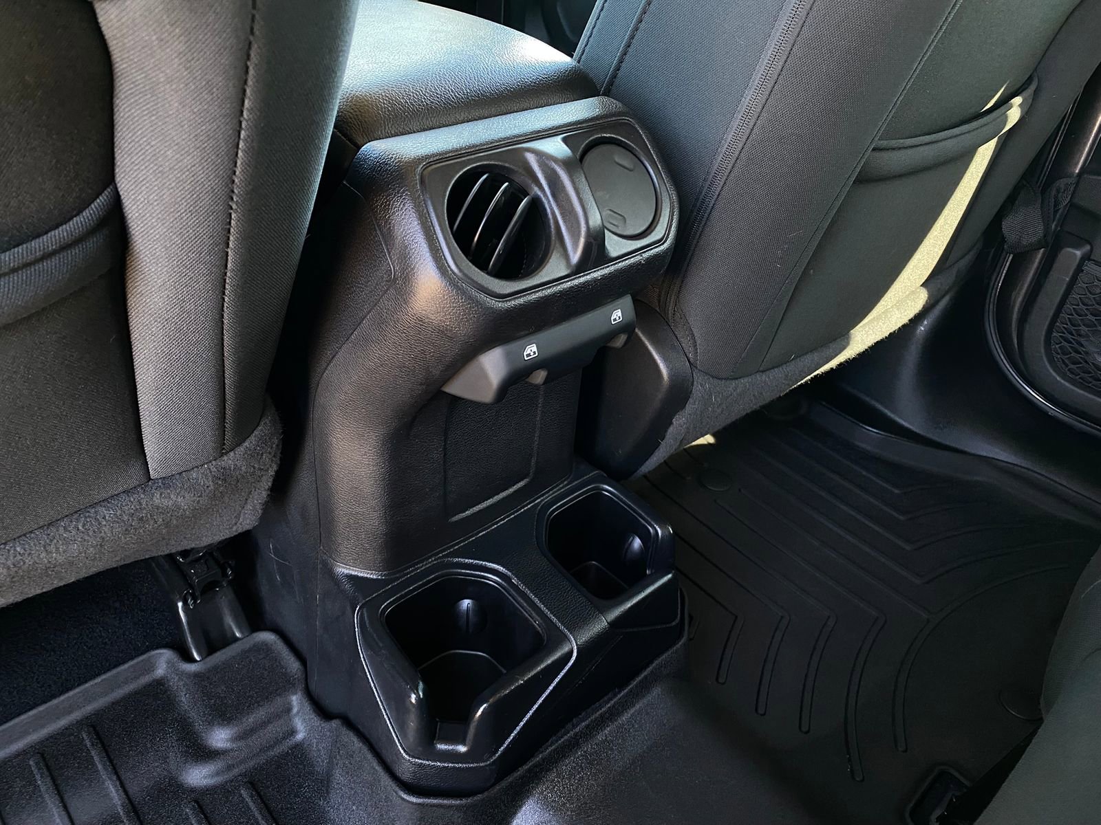 Used 2020 Jeep Wrangler Unlimited Sport S AWD/4WD image 28