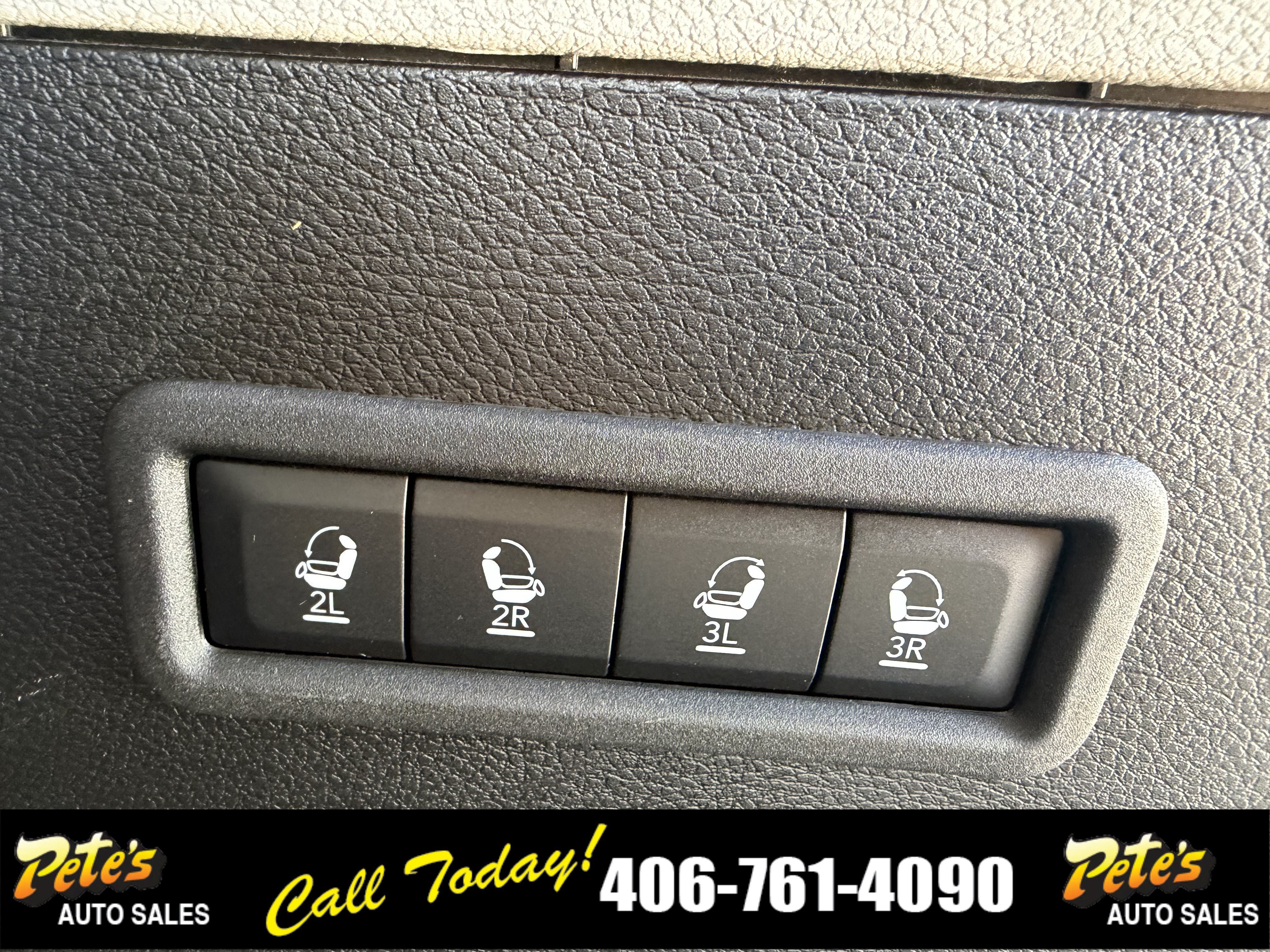 Used 2022 Jeep Wagoneer Series III w/ Flexible Seating Group AWD/4WD image 15