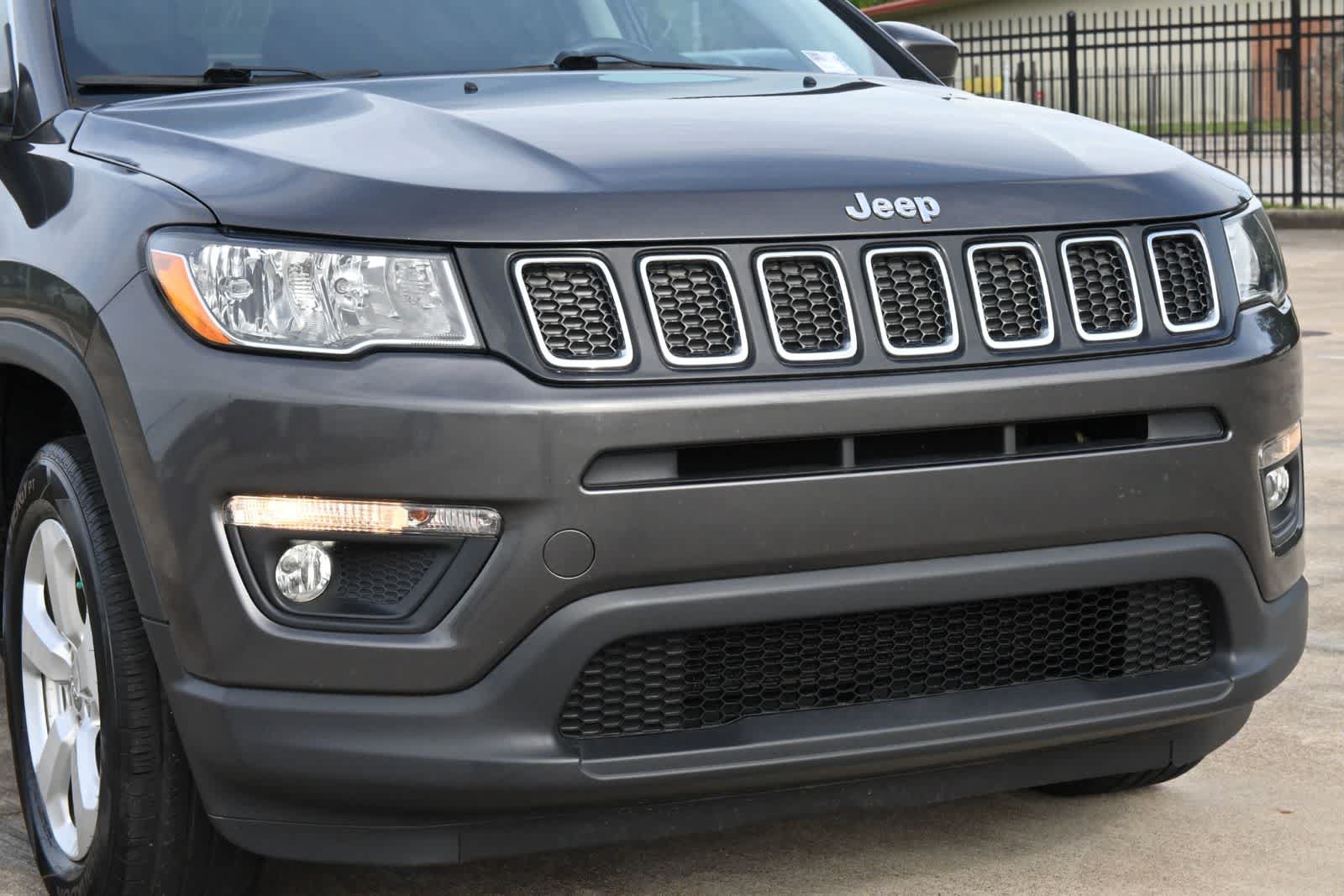 Used 2019 Jeep Compass Latitude w/ Popular Equipment Group AWD/4WD image 26