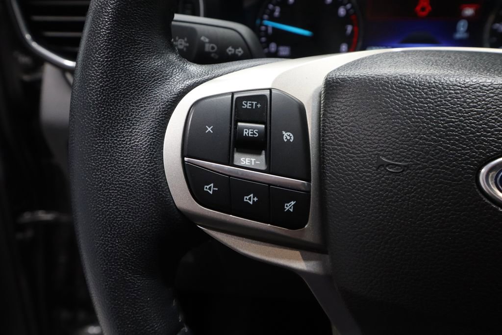 Used 2023 Ford Explorer XLT w/ Equipment Group 202A AWD/4WD image 29