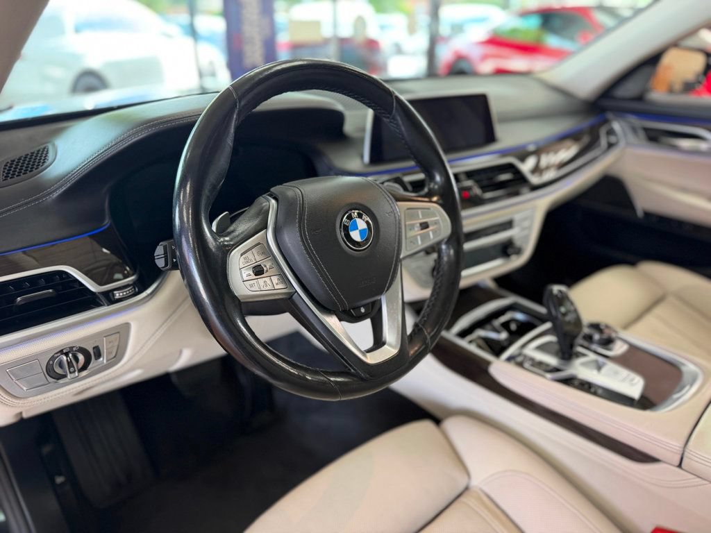 Used 2020 BMW 750i xDrive w/ Executive Package AWD/4WD image 16