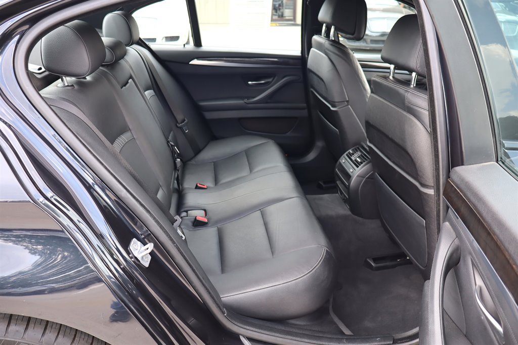 Used 2014 BMW 550i xDrive Sedan AWD/4WD image 21