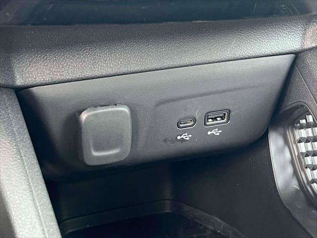 Used 2025 Chevrolet TrailBlazer RS w/ Driver Confidence Package image 29