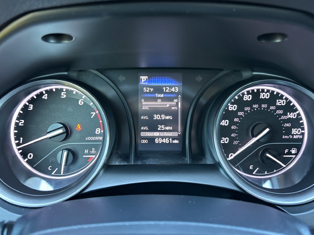 Used 2021 Toyota Camry SE FWD image 10