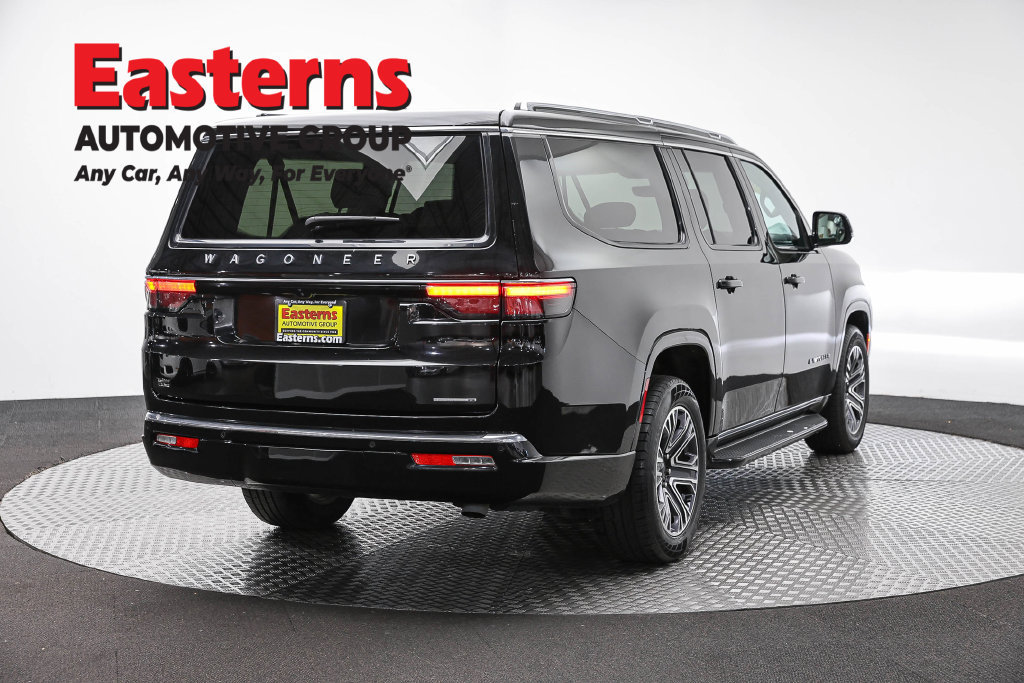 Used 2024 Jeep Wagoneer L Series II RWD image 6