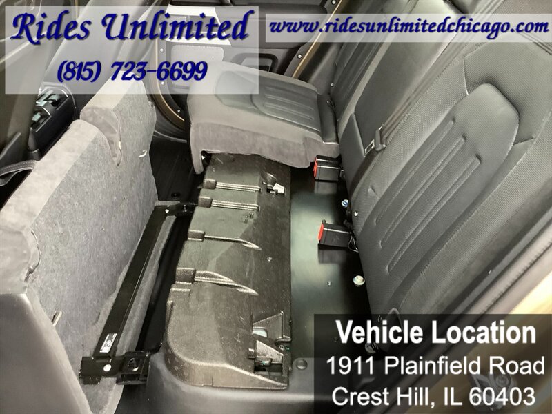 Used 2020 Land Rover Defender 110 SE AWD/4WD image 36
