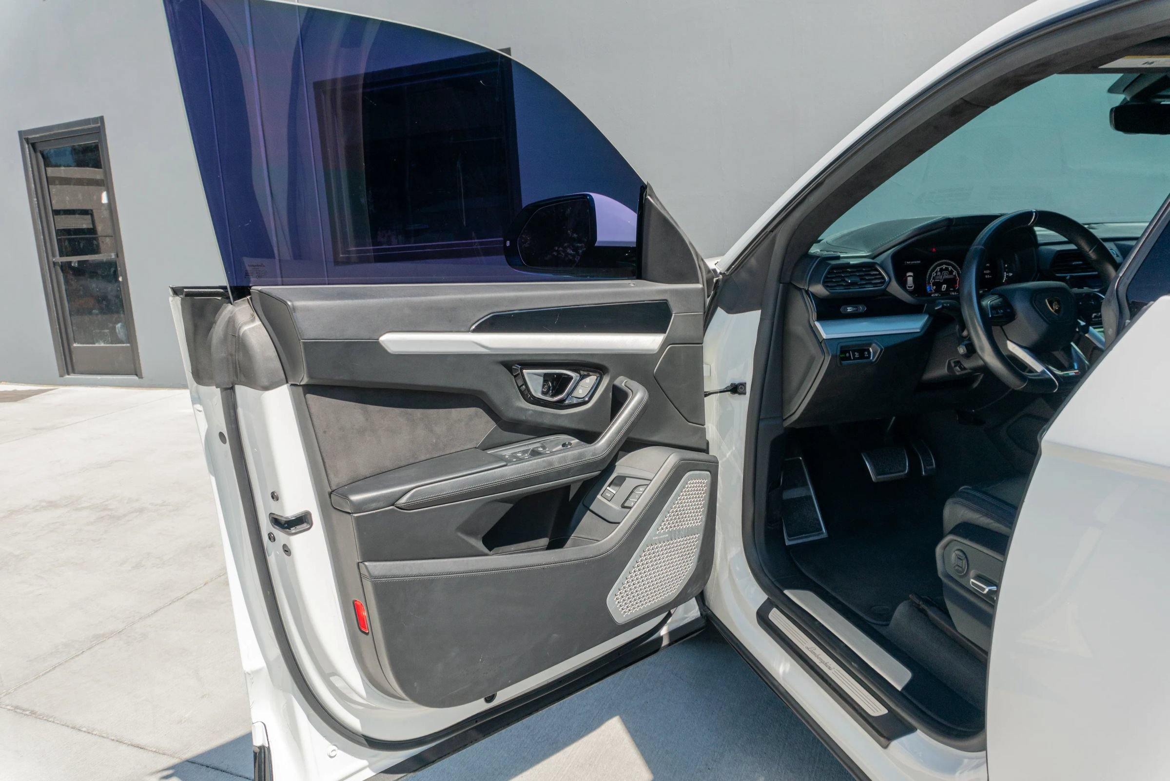 Used 2019 Lamborghini Urus AWD/4WD image 69