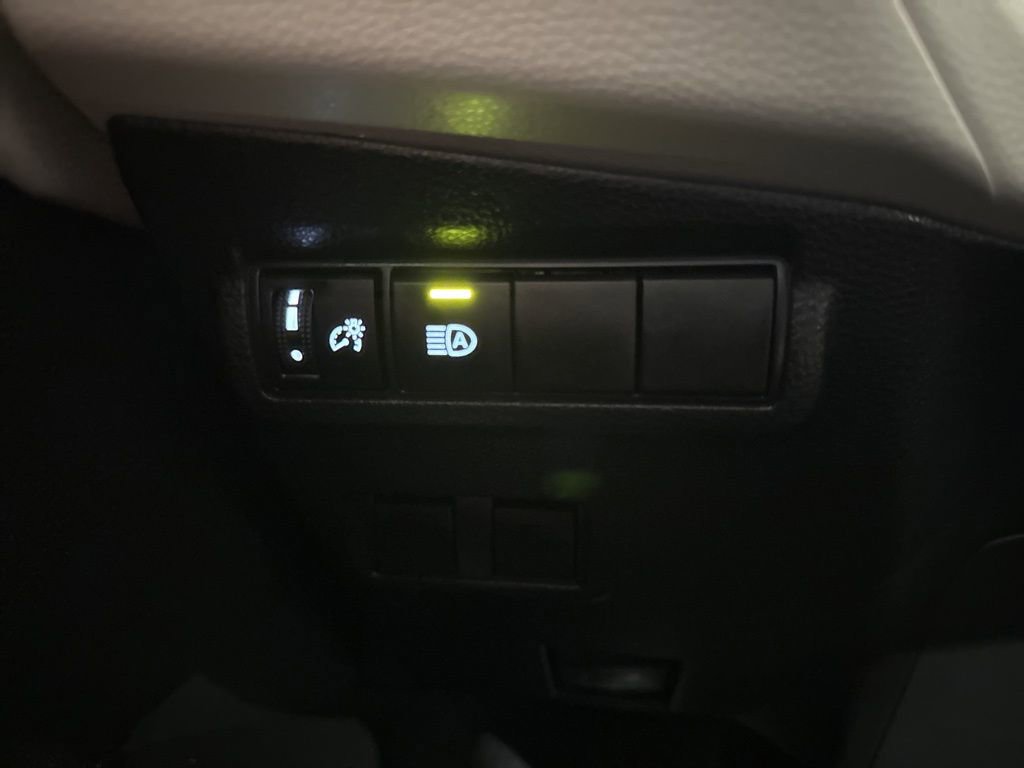 Used 2023 Toyota Corolla Cross LE image 17