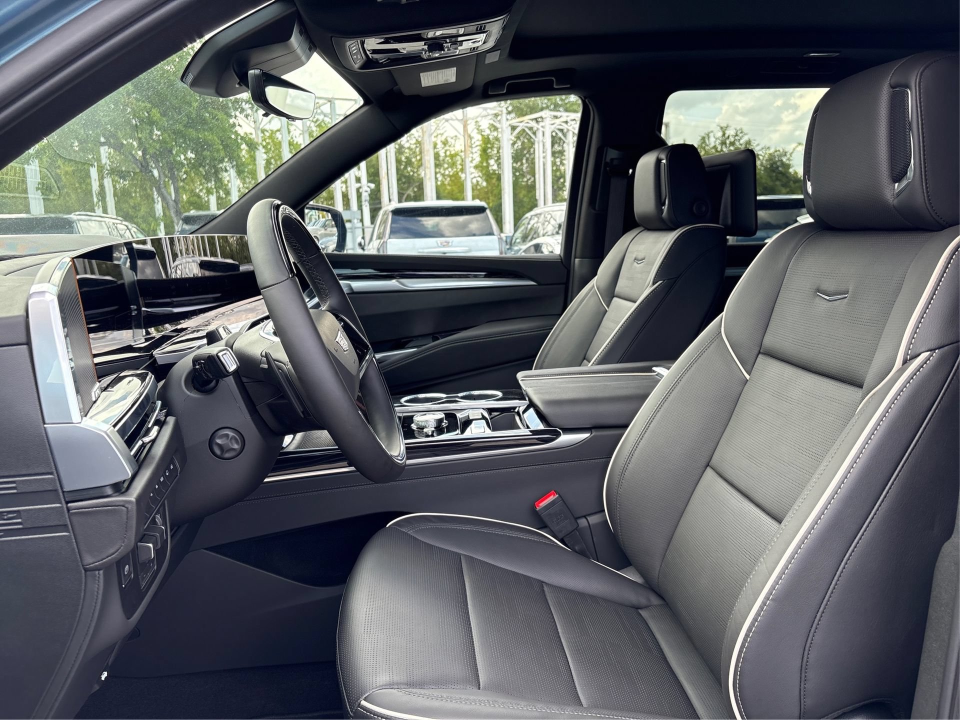 New 2026 Cadillac Escalade Sport w/ Touring Package AWD/4WD image 9