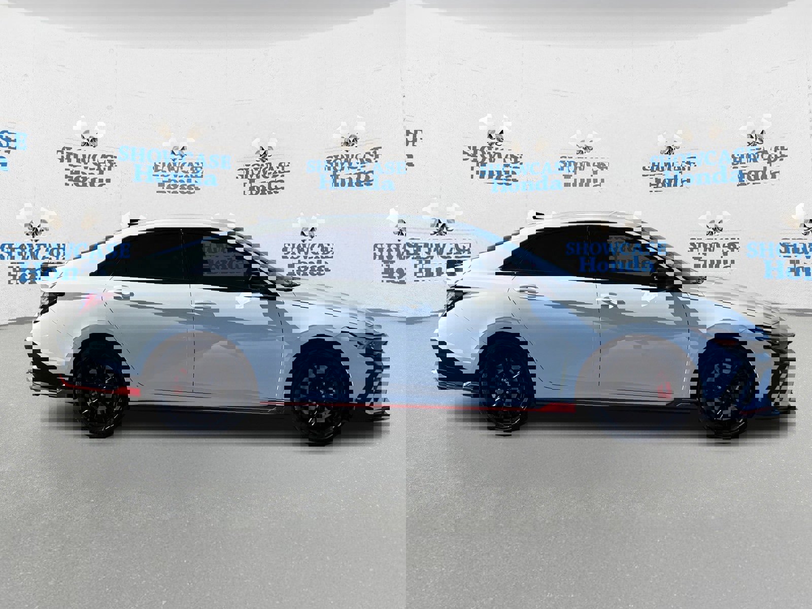 Used 2025 Hyundai Elantra N Base image 9