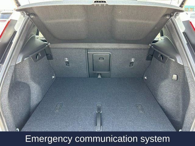 New 2025 Volvo XC40 B5 Ultra w/ Protection Package image 15