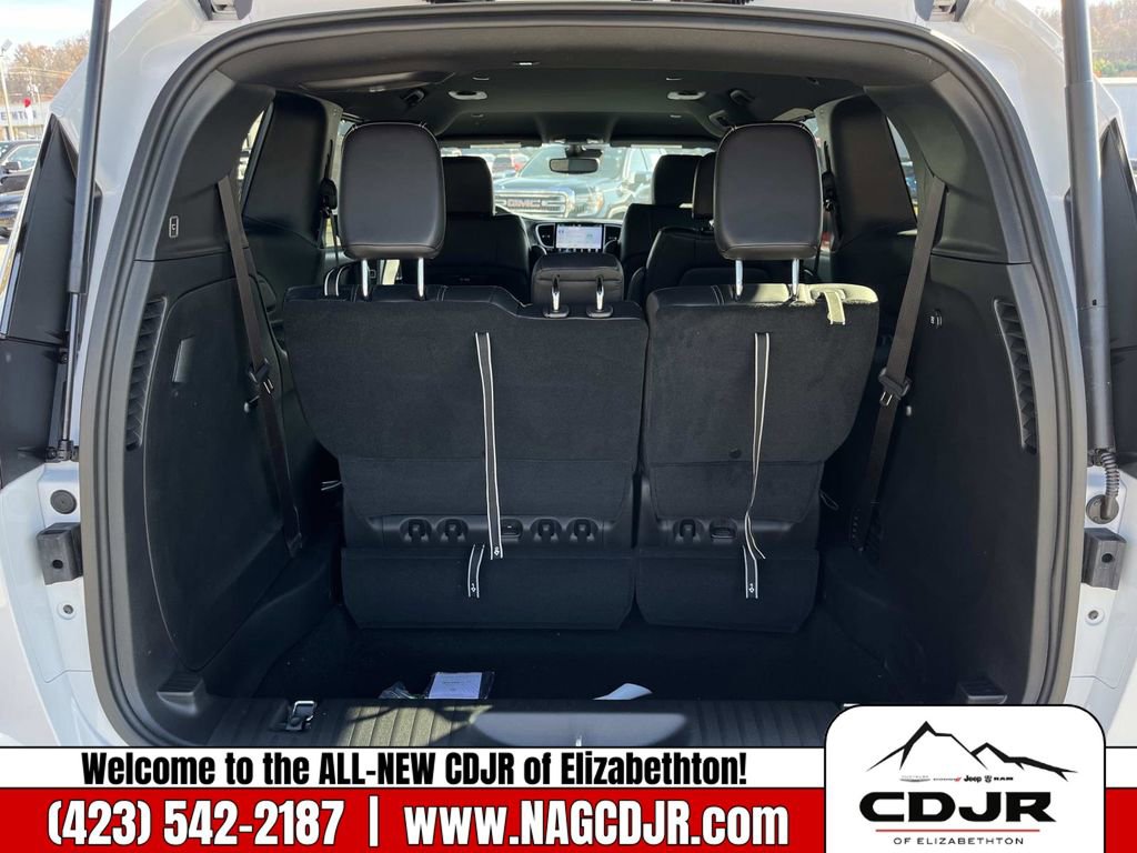 New 2026 Chrysler Pacifica Select image 18