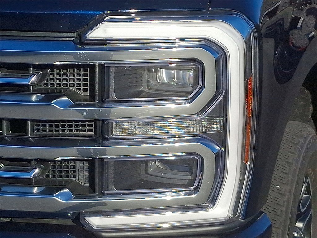 Used 2024 Ford F250 Platinum image 9